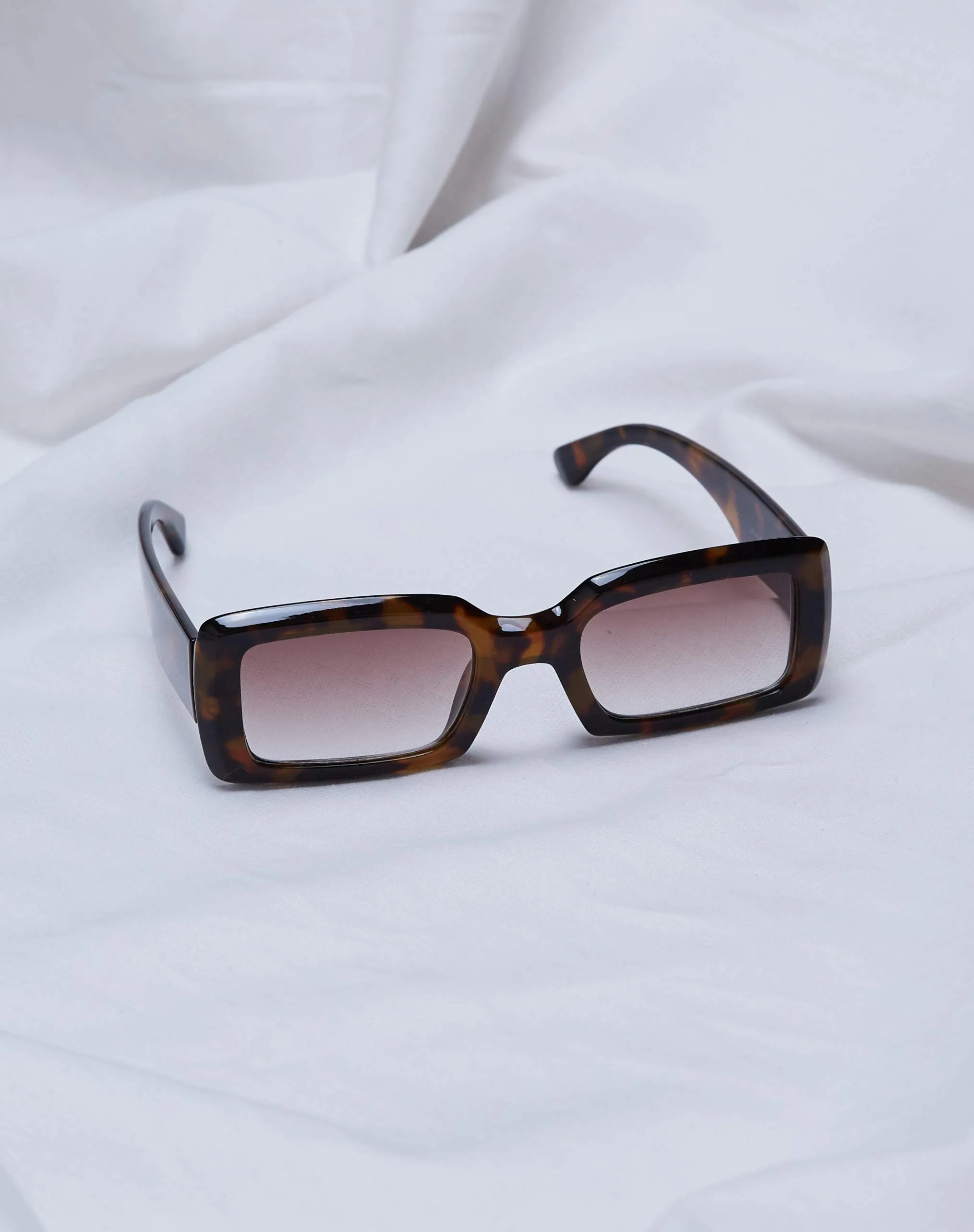 Tella Sunglasses in Tortoise